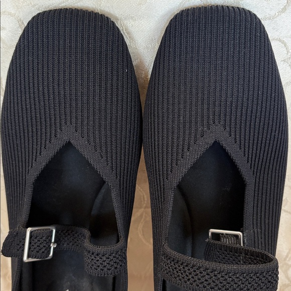 Vivaia Margot Mary Jane flats in black Women Sz 8.5 - Picture 2 of 9